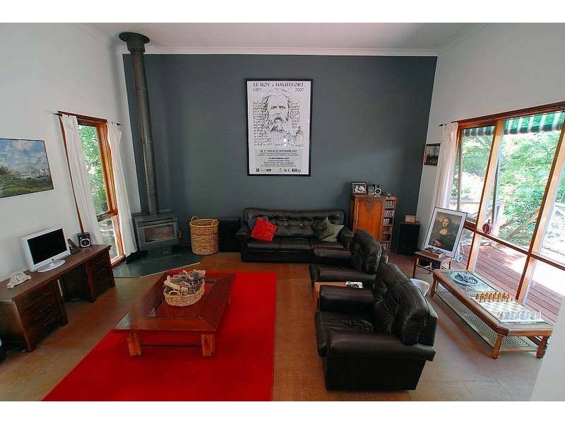 17 Alice Street, Sassafras VIC 3787