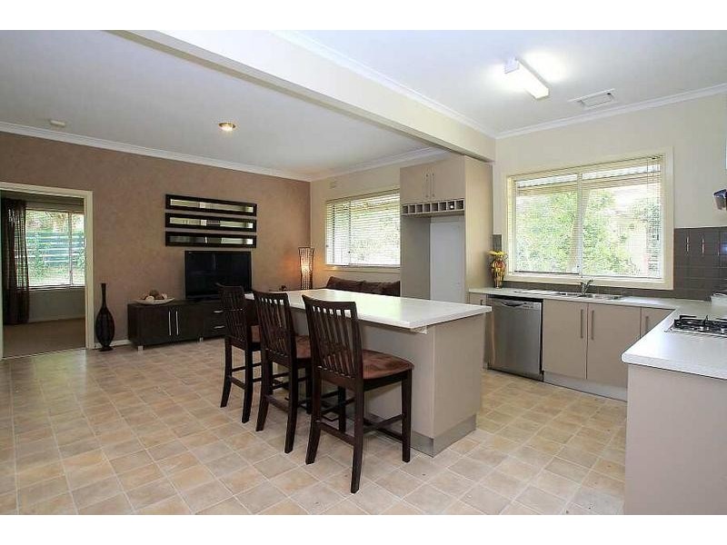 11 Pioneer Avenue, Upwey VIC 3158