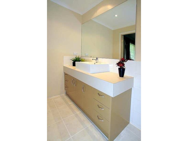 11 Pioneer Avenue, Upwey VIC 3158