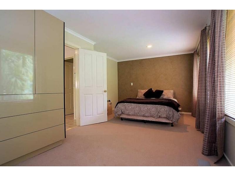 11 Pioneer Avenue, Upwey VIC 3158
