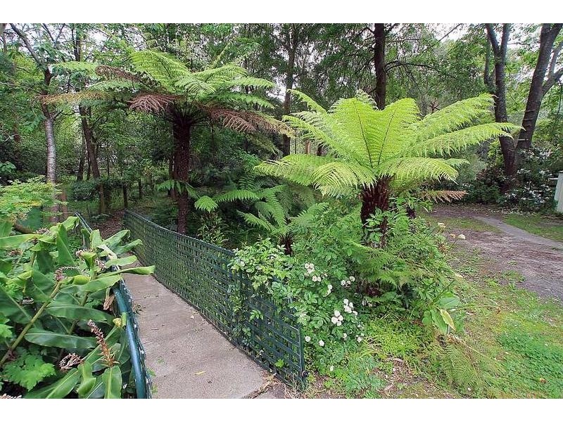 11 Pioneer Avenue, Upwey VIC 3158