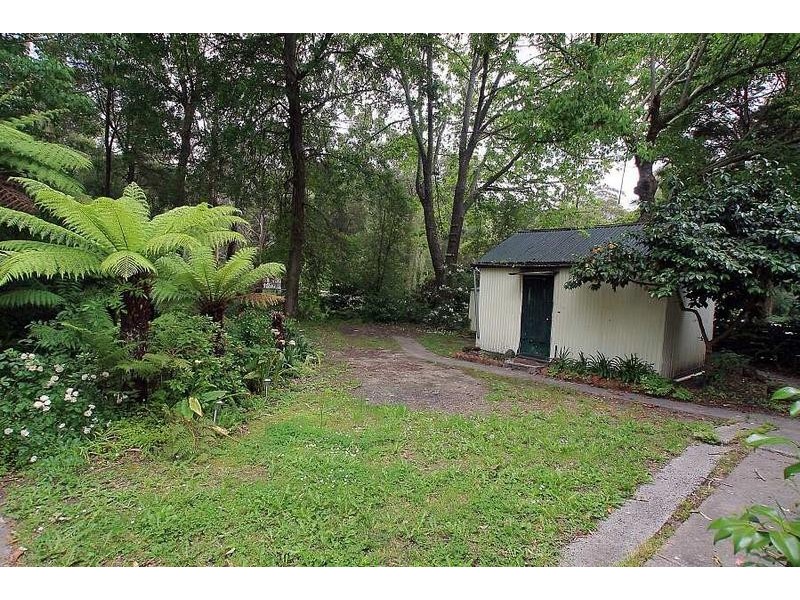 11 Pioneer Avenue, Upwey VIC 3158