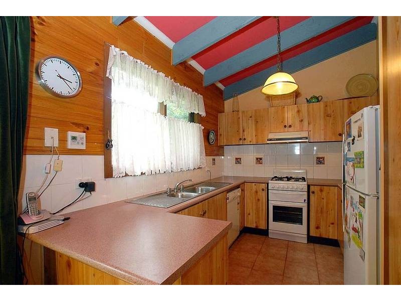 6 Wilga Avenue, Selby VIC 3159