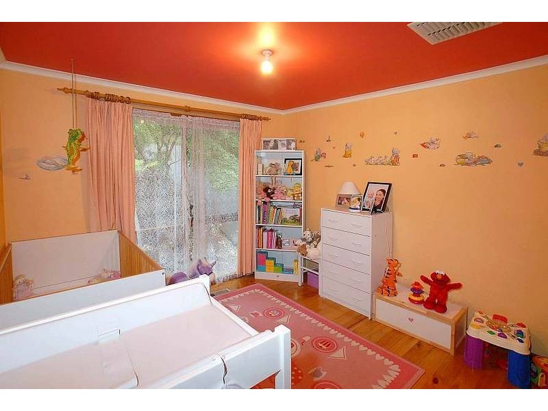 6 Wilga Avenue, Selby VIC 3159