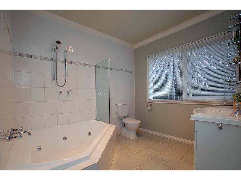 22 Johns Road, Selby VIC 3159