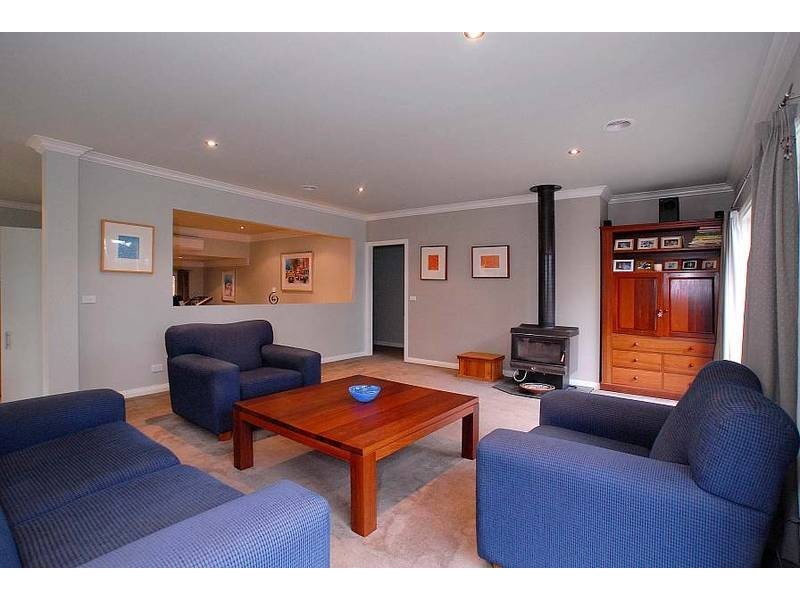22 Johns Road, Selby VIC 3159