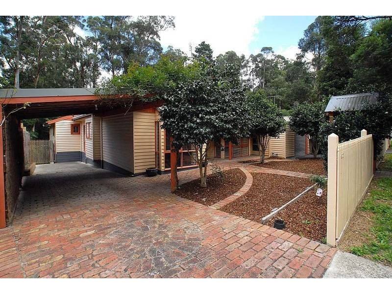 32 Hazel Grove, Tecoma VIC 3160
