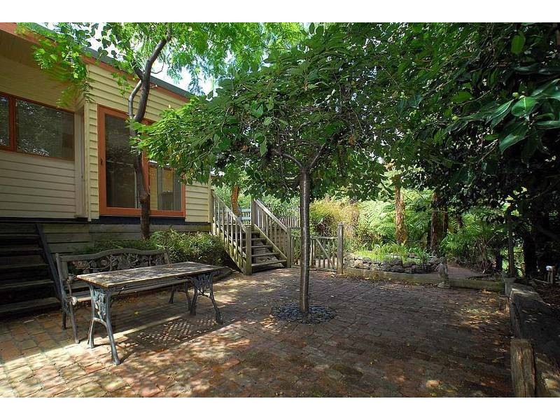 32 Hazel Grove, Tecoma VIC 3160