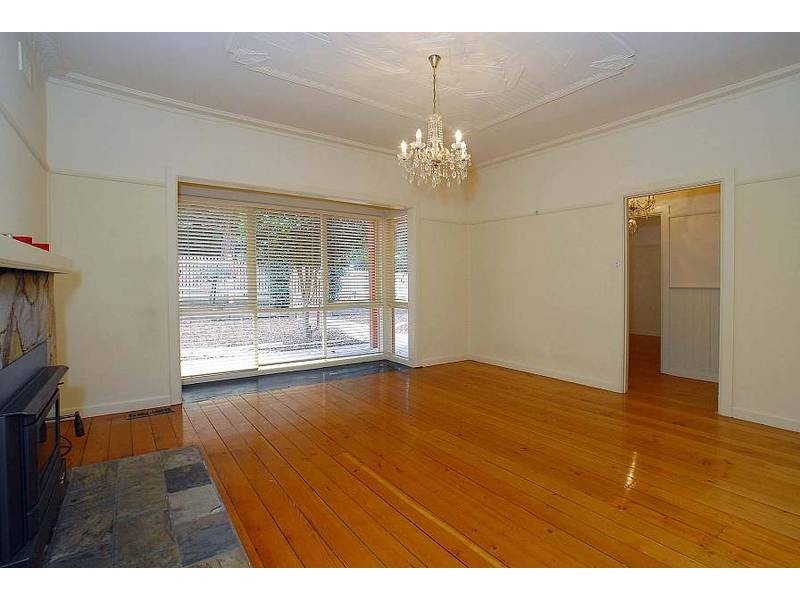 32 Hazel Grove, Tecoma VIC 3160