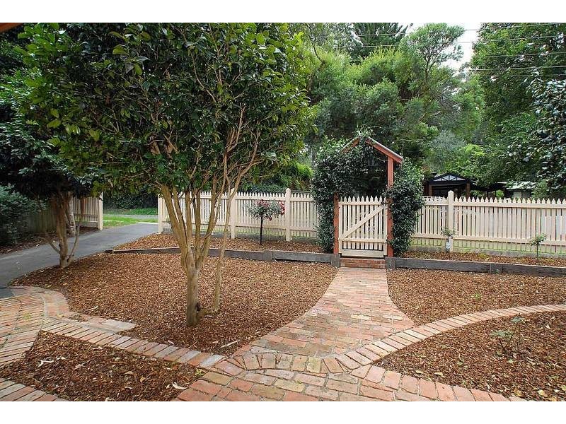 32 Hazel Grove, Tecoma VIC 3160