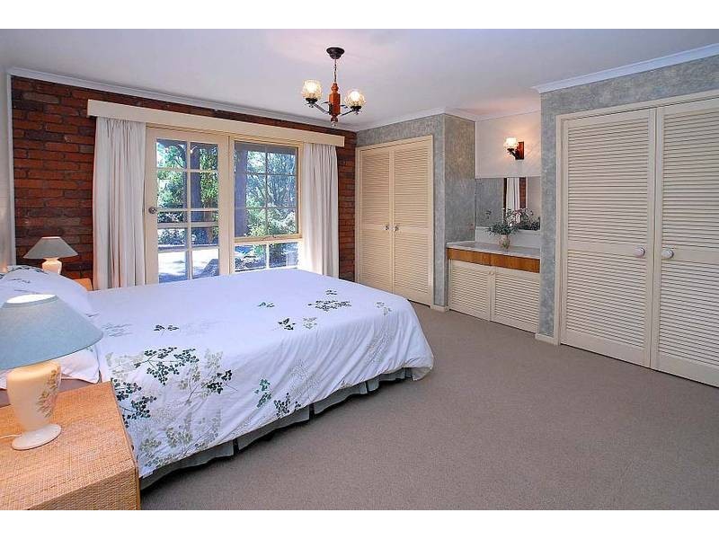 18 Seabreeze Avenue, Ferny Creek VIC 3786