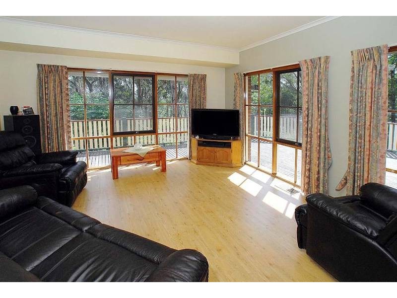156 Johns Road, Selby VIC 3159