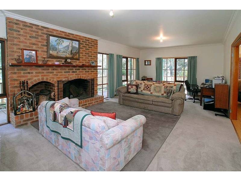 156 Johns Road, Selby VIC 3159