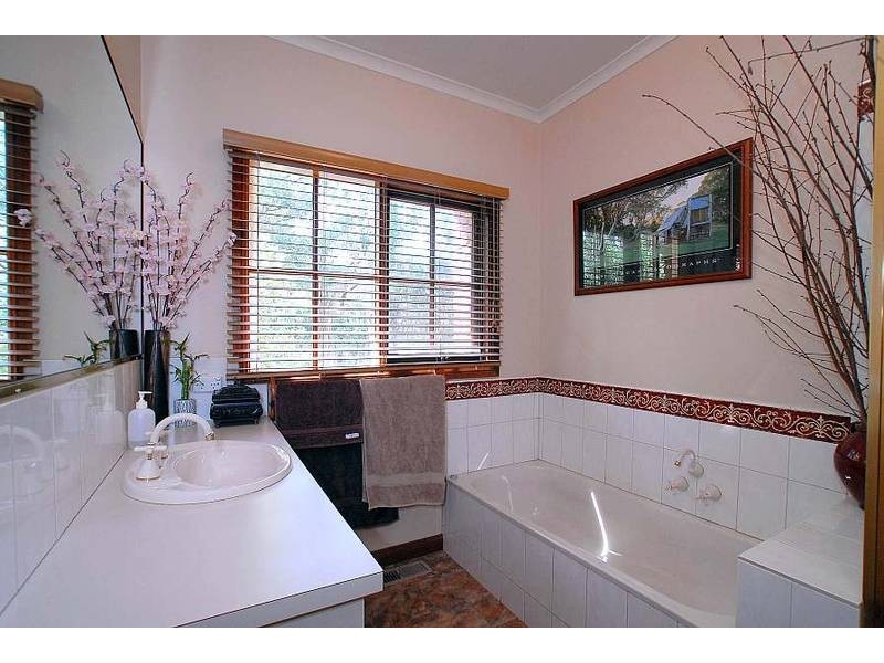 156 Johns Road, Selby VIC 3159