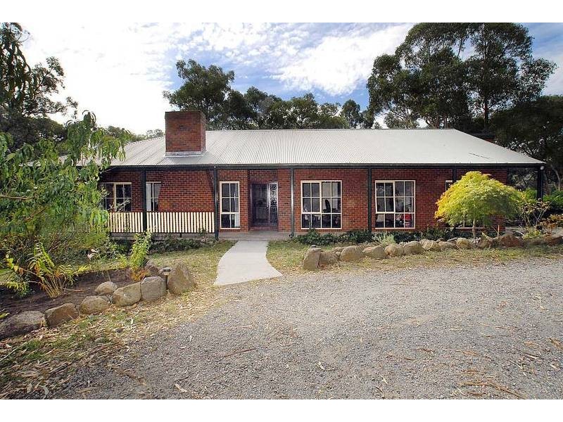 156 Johns Road, Selby VIC 3159