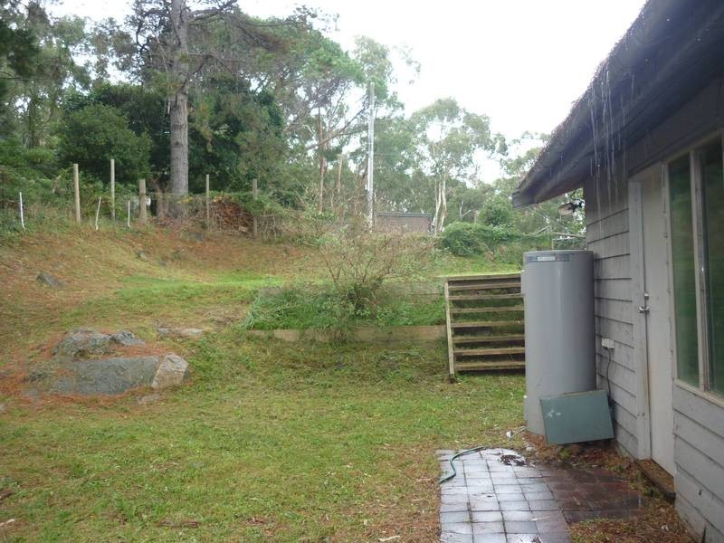 18 Batesleigh Road, Selby VIC 3159