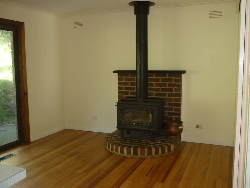 2 Glen Road, Belgrave Heights VIC 3160