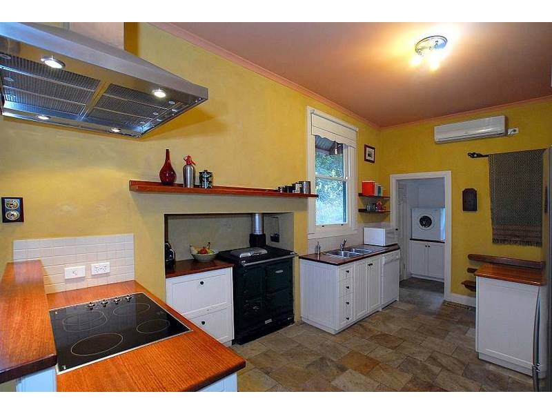 32 McNicol Road (enter via Talbot rd), Tecoma VIC 3160
