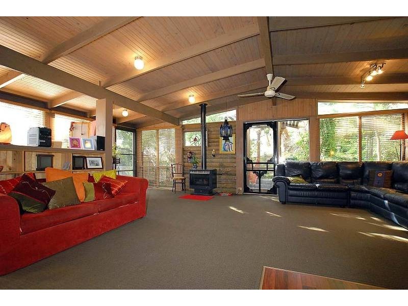 12 Currajong Avenue, Selby VIC 3159