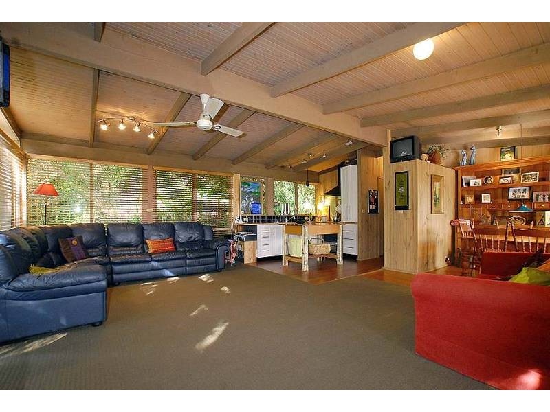 12 Currajong Avenue, Selby VIC 3159