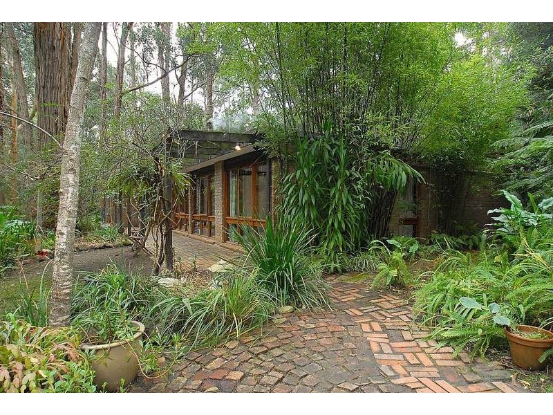 9 Wilga Avenue, Selby VIC 3159