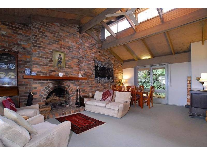 24 Gordon Grove, Menzies Creek VIC 3159