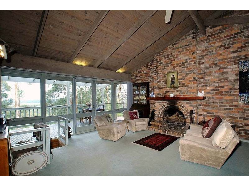 24 Gordon Grove, Menzies Creek VIC 3159