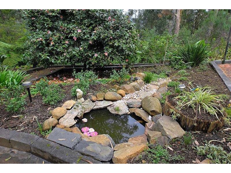 24 Gordon Grove, Menzies Creek VIC 3159