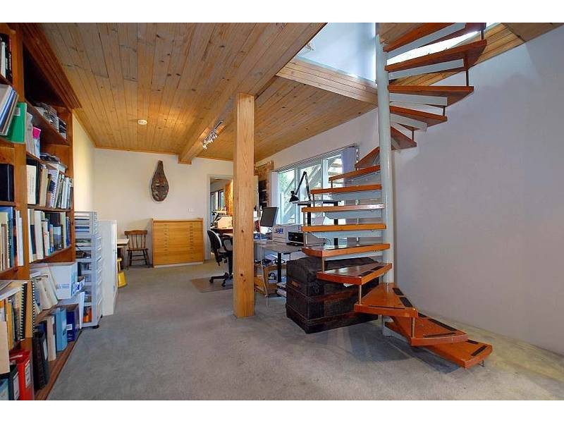 24 Gordon Grove, Menzies Creek VIC 3159