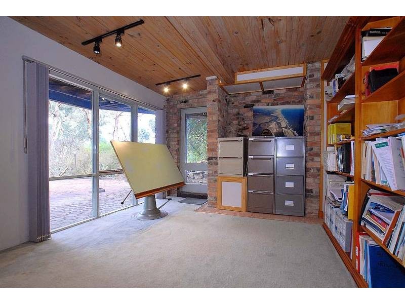24 Gordon Grove, Menzies Creek VIC 3159