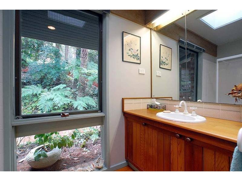 24 Gordon Grove, Menzies Creek VIC 3159