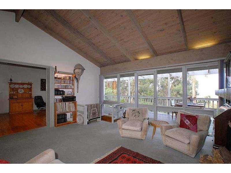 24 Gordon Grove, Menzies Creek VIC 3159