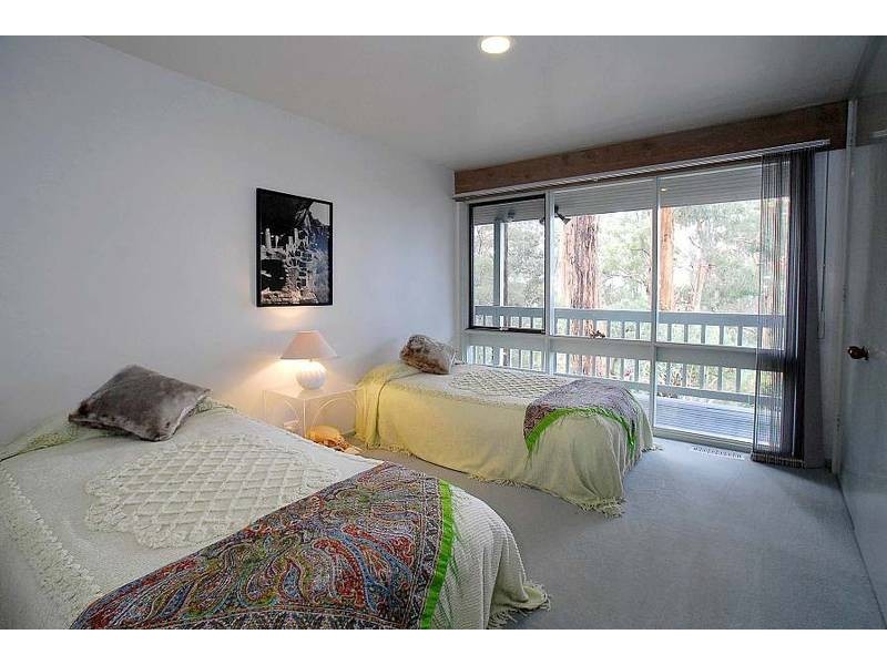 24 Gordon Grove, Menzies Creek VIC 3159