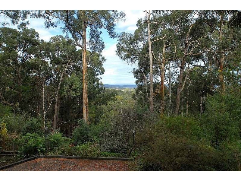 24 Gordon Grove, Menzies Creek VIC 3159
