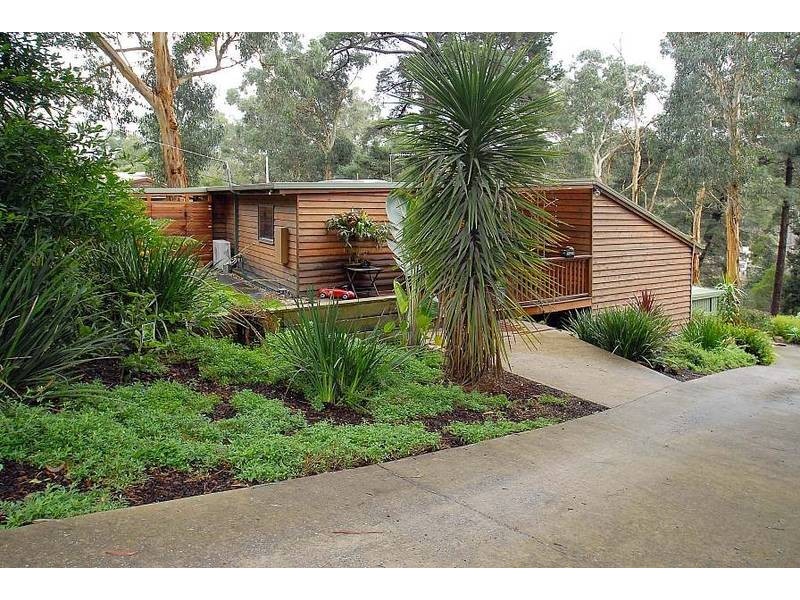 13 Glen Road, Belgrave Heights VIC 3160