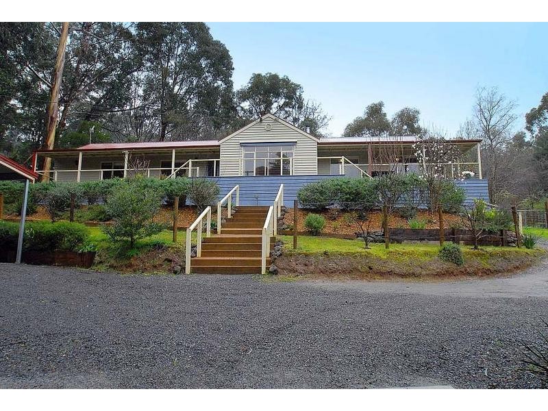 4 Bay Street, Tecoma VIC 3160