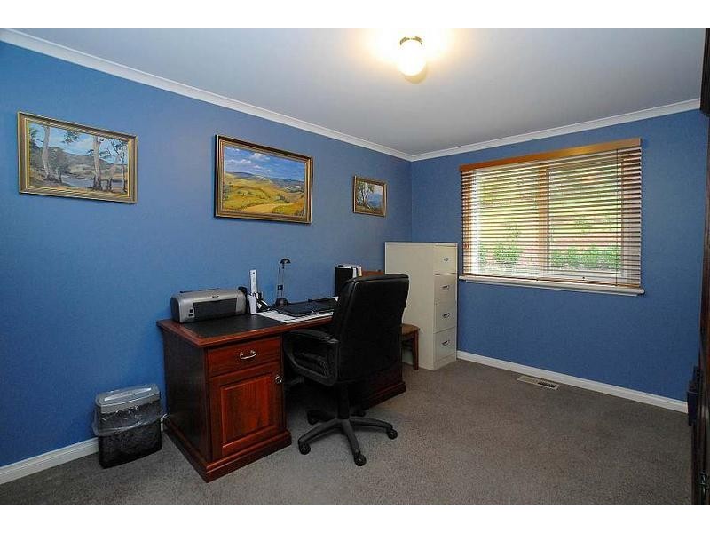 4 Bay Street, Tecoma VIC 3160