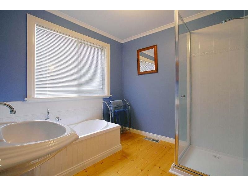 4 Bay Street, Tecoma VIC 3160