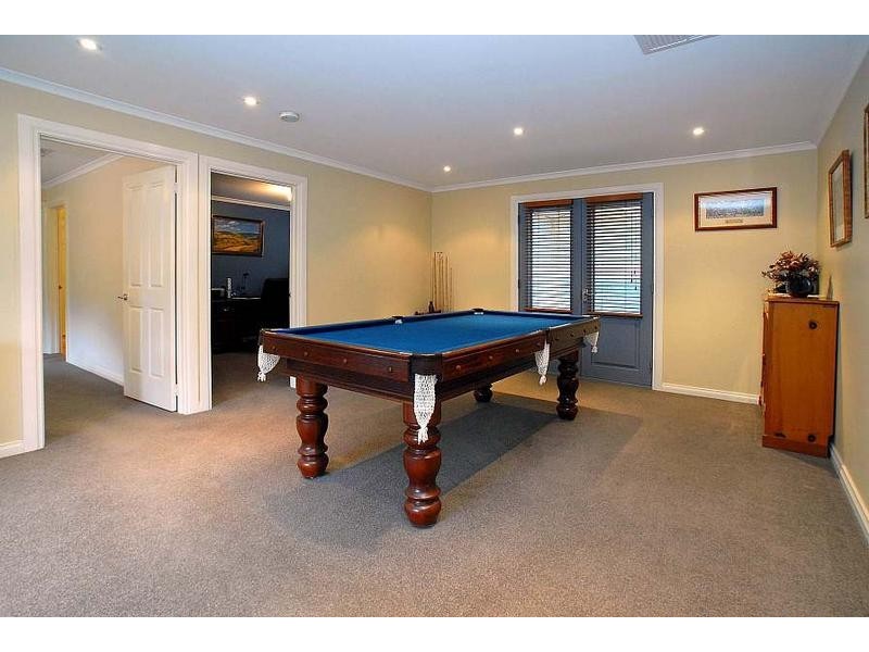4 Bay Street, Tecoma VIC 3160