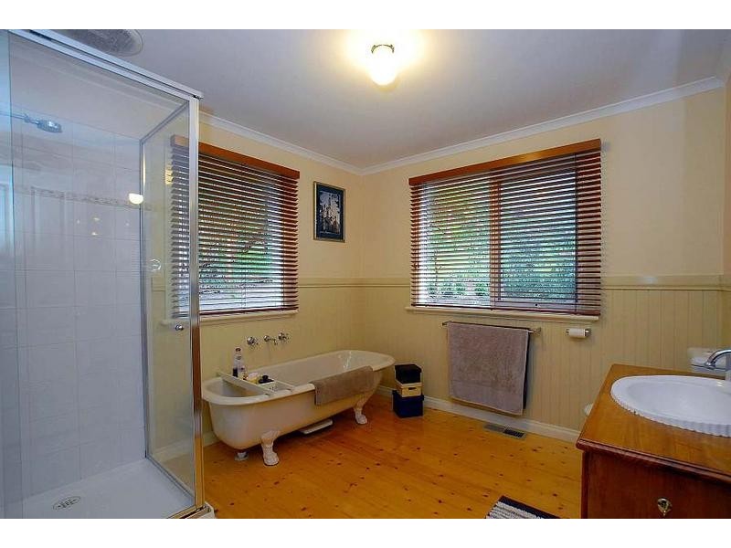 4 Bay Street, Tecoma VIC 3160