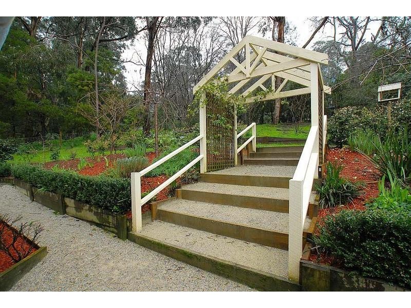 4 Bay Street, Tecoma VIC 3160