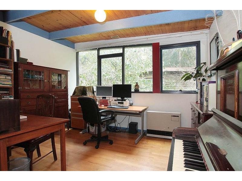 66 Temple Road, Selby VIC 3159