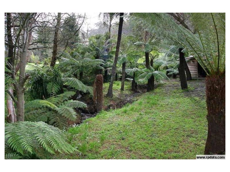 23 Gordon Avenue, Tecoma VIC 3160