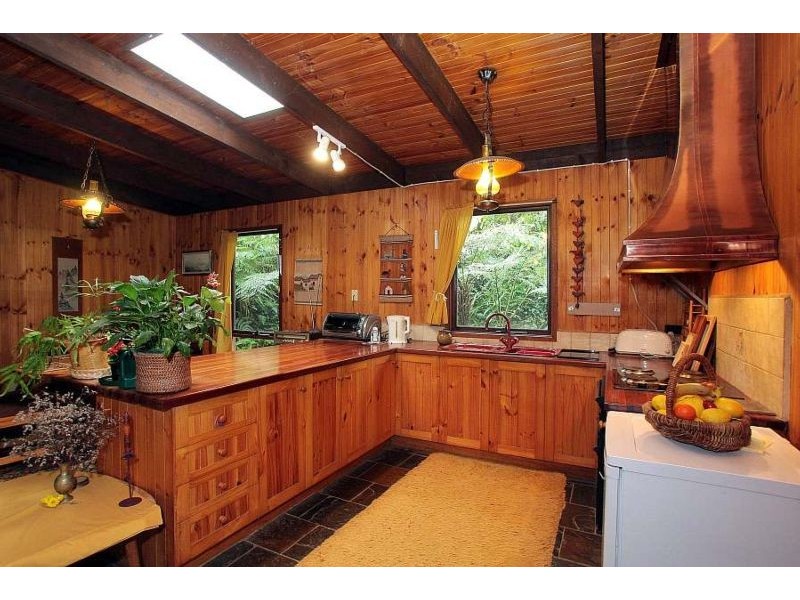 25 Menin Road, Monbulk VIC 3793