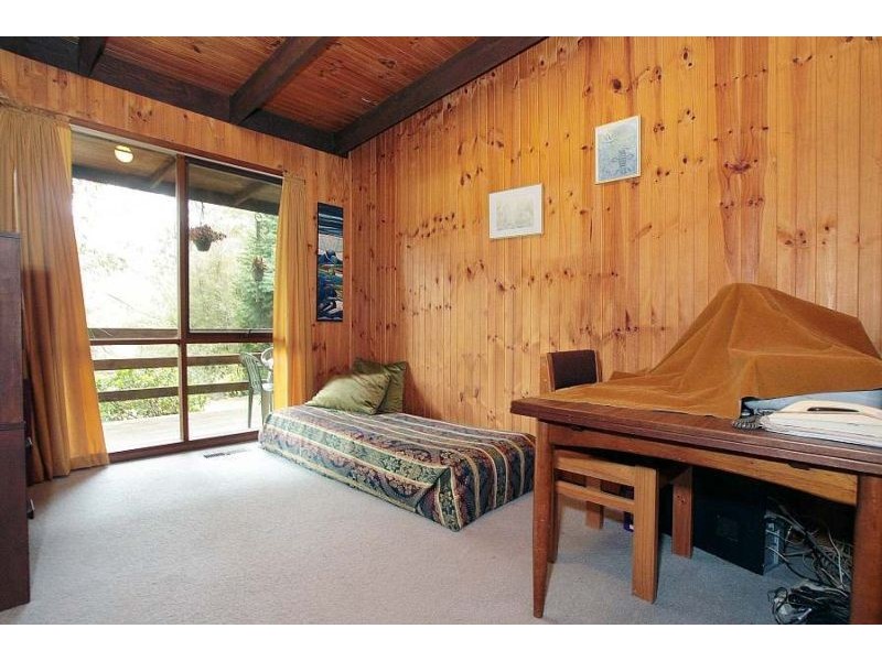 25 Menin Road, Monbulk VIC 3793