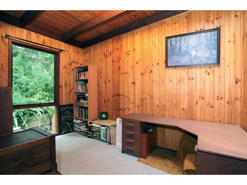 25 Menin Road, Monbulk VIC 3793