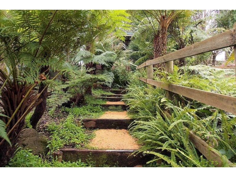 25 Menin Road, Monbulk VIC 3793