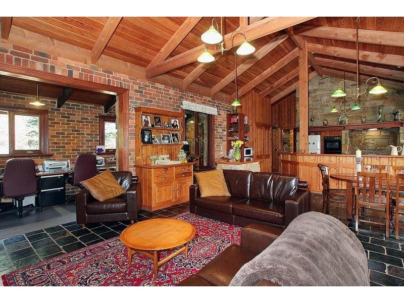32 William Road, The Patch VIC 3792