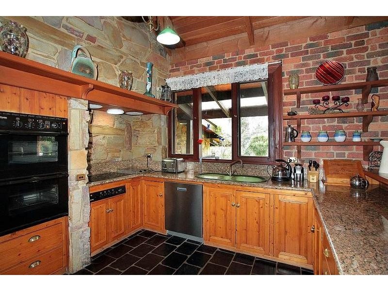 32 William Road, The Patch VIC 3792