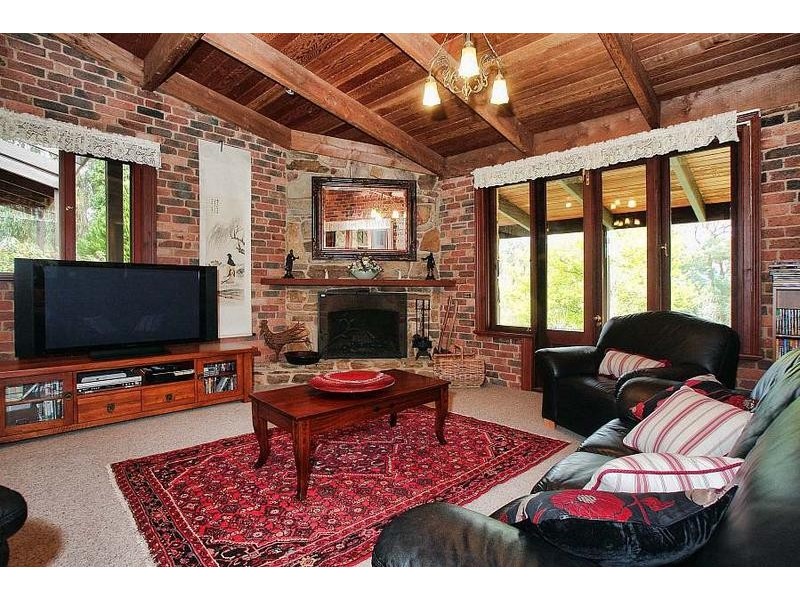 32 William Road, The Patch VIC 3792
